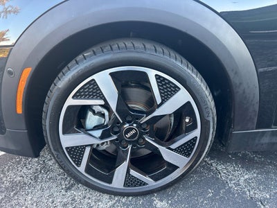 2025 MINI Cooper Signature Plus Hardtop 2 Door