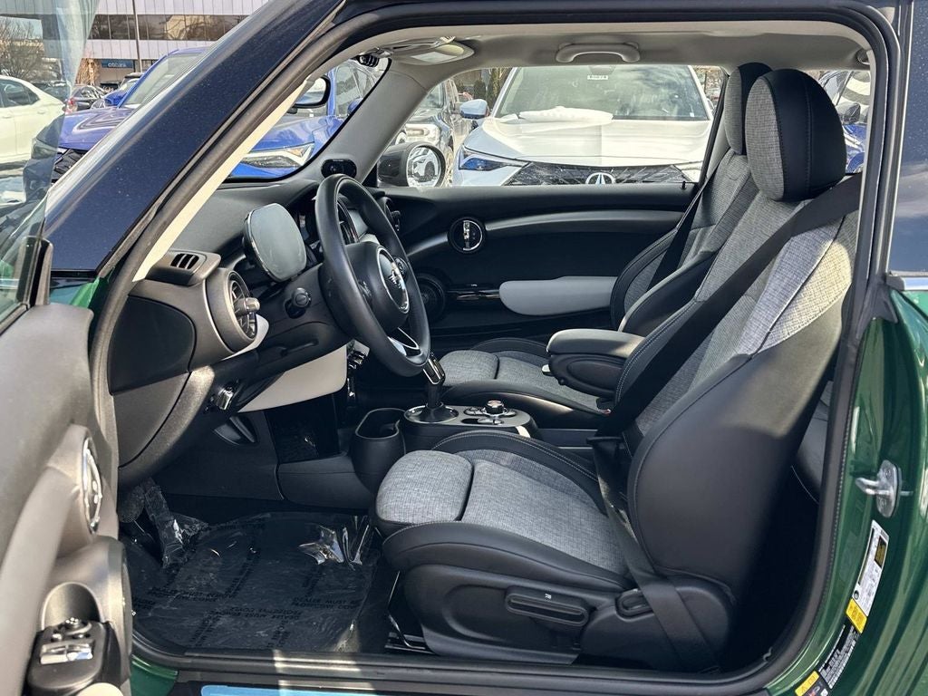 2021 MINI Cooper SE Electric Signature Plus Hardtop 2 Door