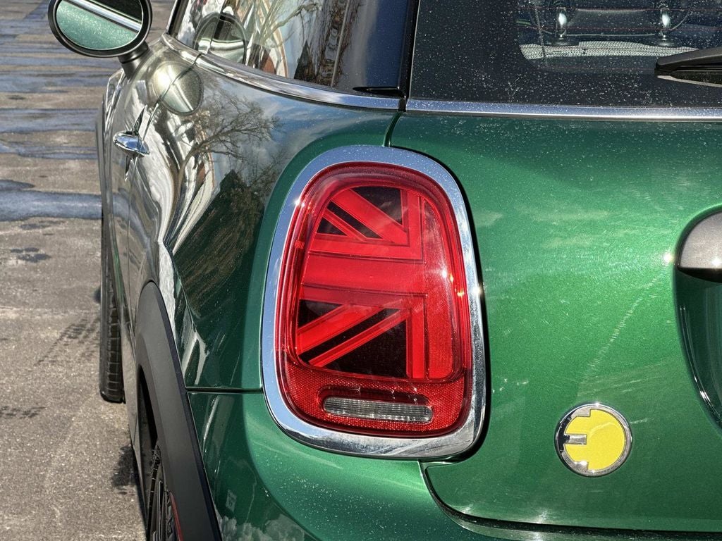 2021 MINI Cooper SE Electric Signature Plus Hardtop 2 Door