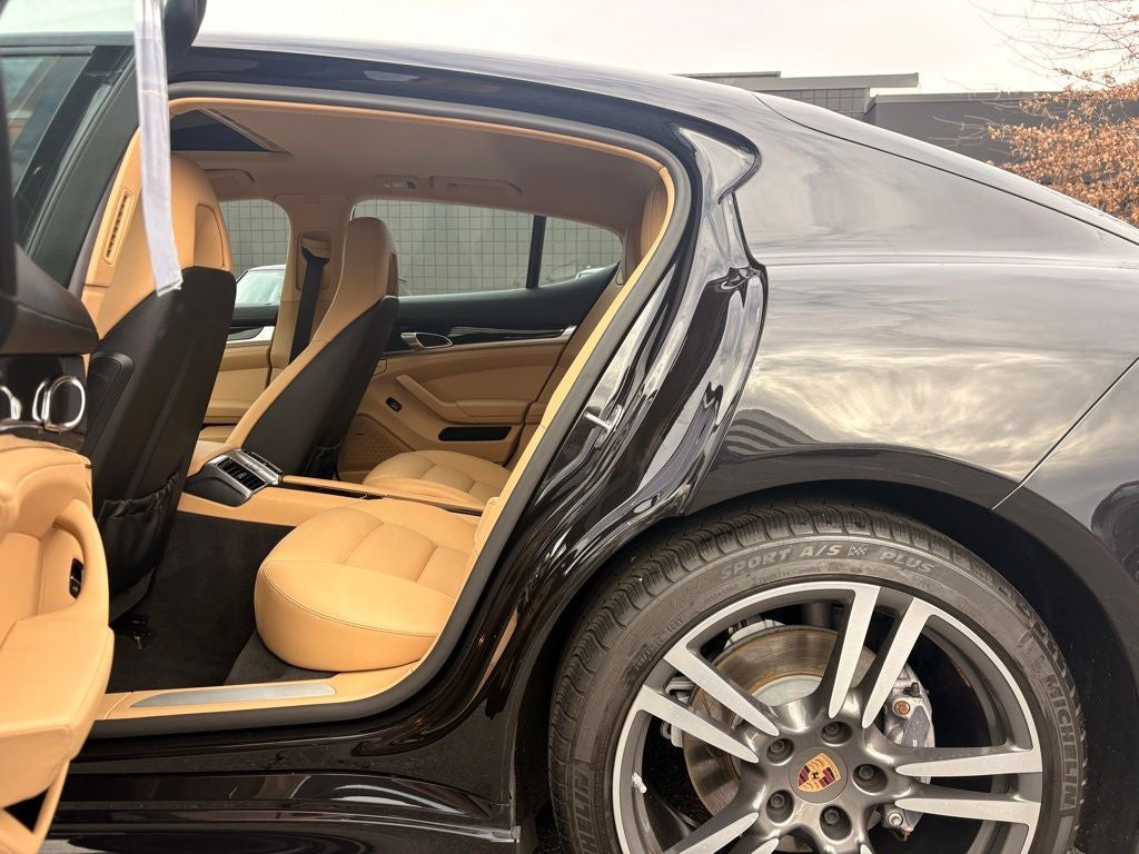 2013 Porsche Panamera Platinum Edition
