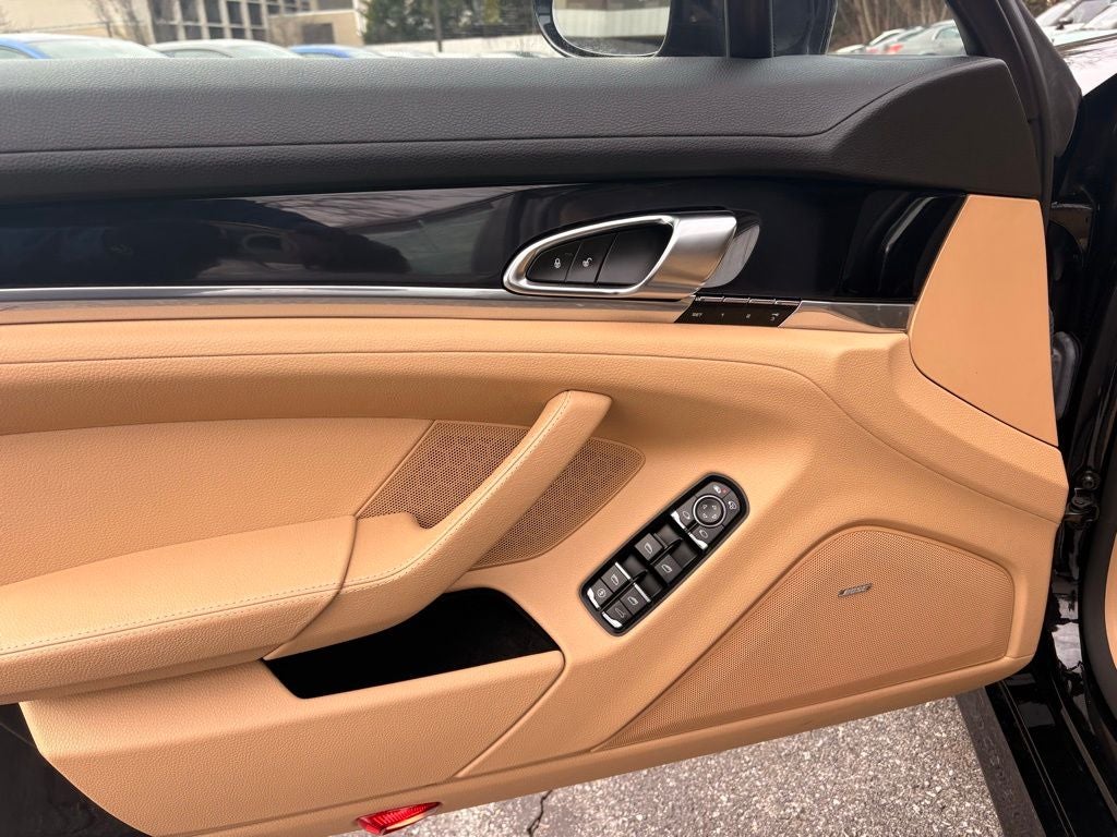 2013 Porsche Panamera Platinum Edition