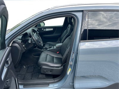 2020 Volvo XC40 Momentum AWD