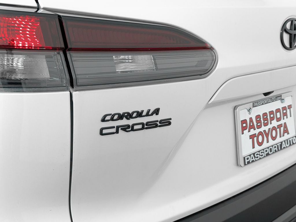 2026 Toyota Corolla Cross Hybrid SE