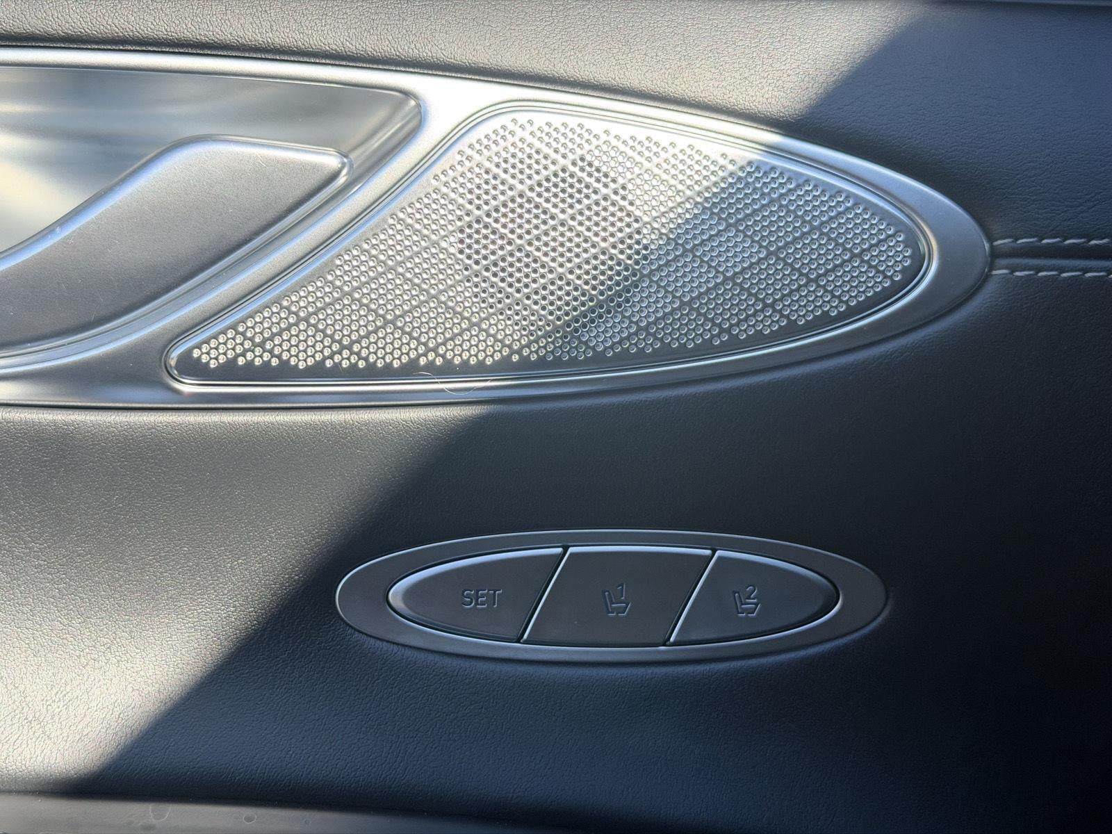 2024 Genesis GV70 2.5T