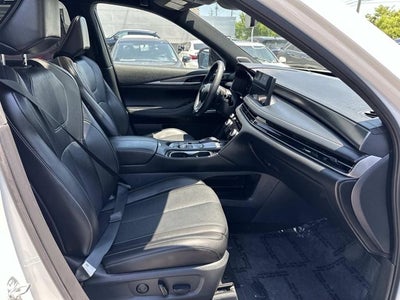 2025 INFINITI QX60 LUXE