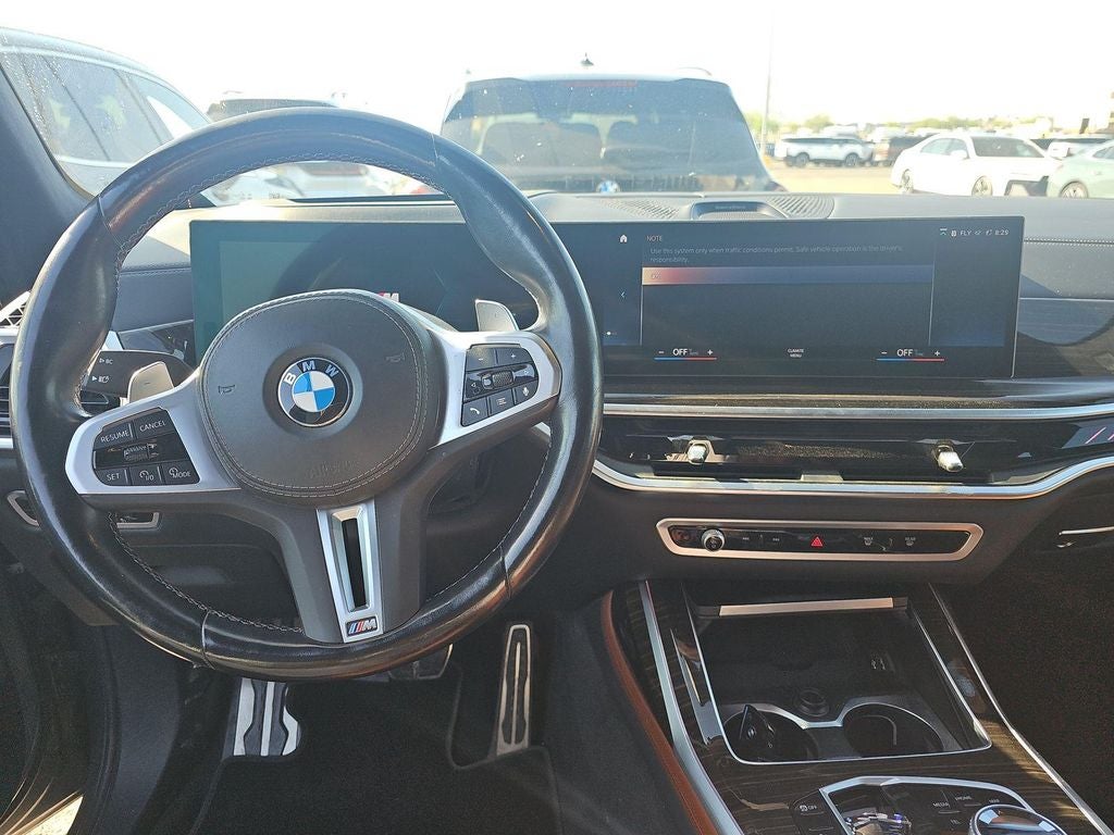 2023 BMW X7 M60i