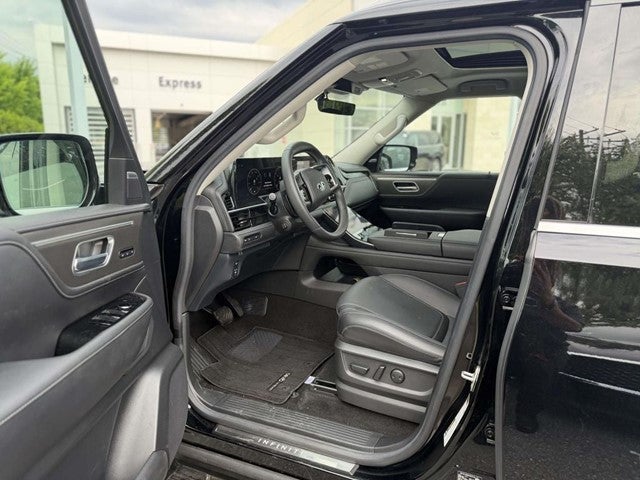2025 INFINITI QX80 PURE