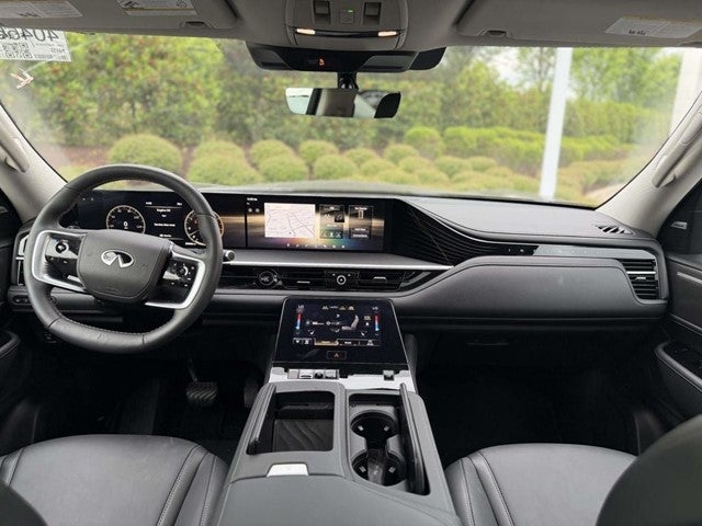 2025 INFINITI QX80 PURE