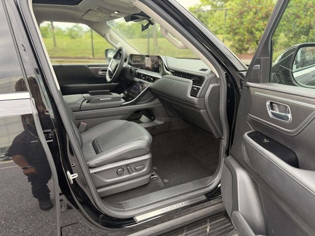 2025 INFINITI QX80 PURE
