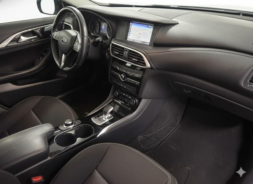 2018 INFINITI QX30 Base