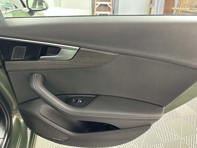 2023 Audi A4 45 S line Premium Plus quattro