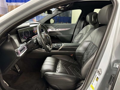 2023 BMW 7 Series 740i