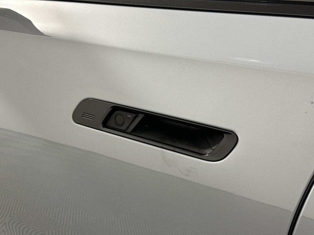 2023 BMW 7 Series 740i