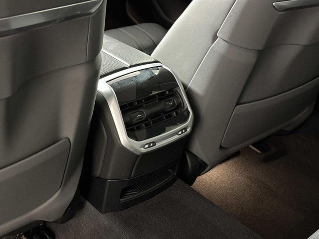 2023 BMW 7 Series 740i