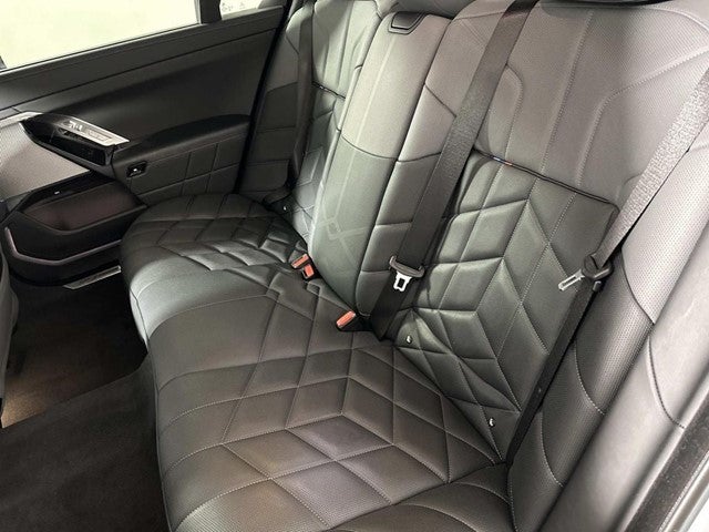 2023 BMW 7 Series 740i