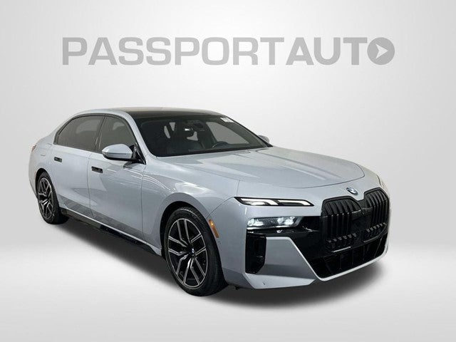 2023 BMW 7 Series 740i