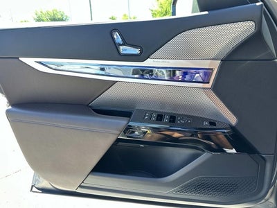 2023 BMW 7 Series 740i