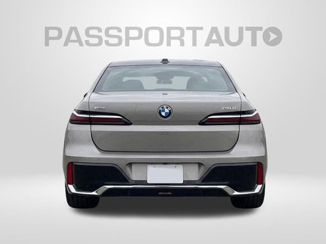 2023 BMW 7 Series 740i