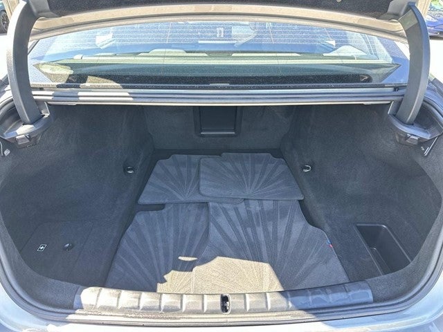 2023 BMW 7 Series 740i