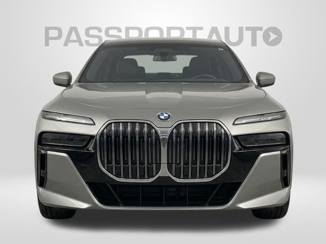 2023 BMW 7 Series 740i