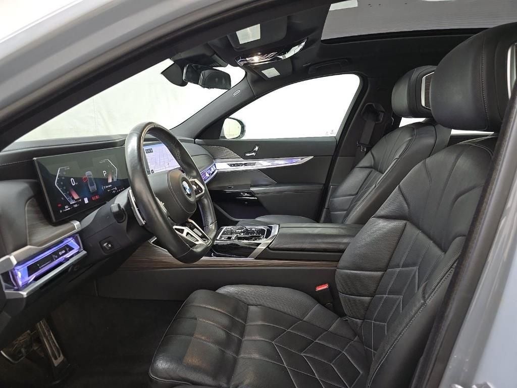 2023 BMW 7 Series 740i