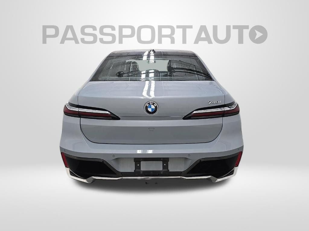 2023 BMW 7 Series 740i