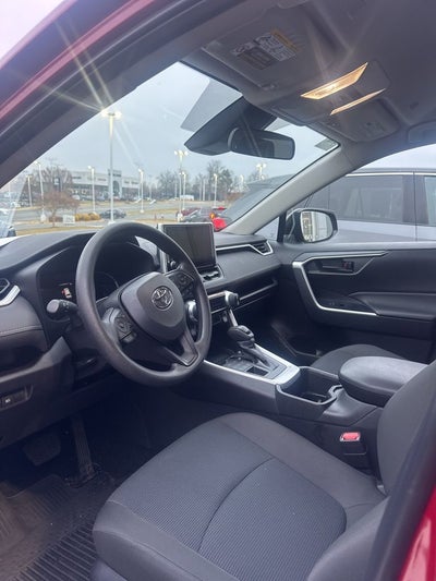 2025 Toyota RAV4 LE