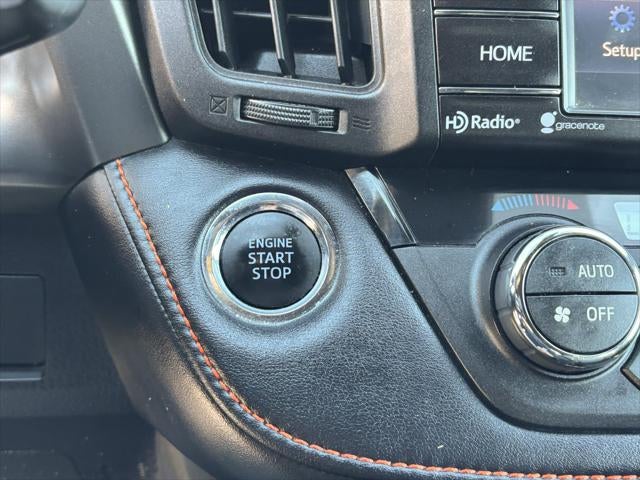 2017 Toyota RAV4 SE