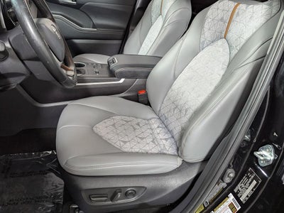 2023 Toyota Highlander Hybrid Bronze Edition