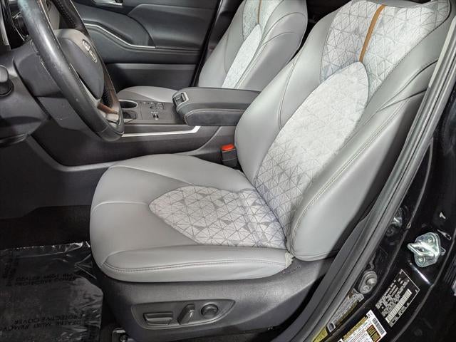 2023 Toyota Highlander Hybrid Bronze Edition