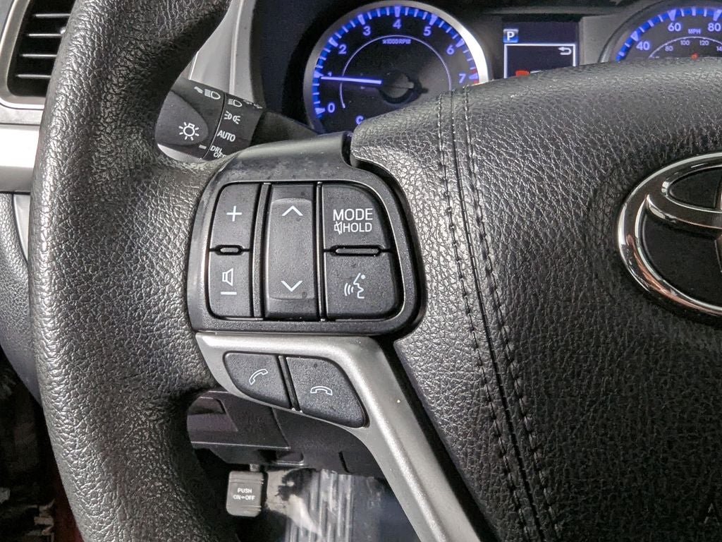 2019 Toyota Highlander LE