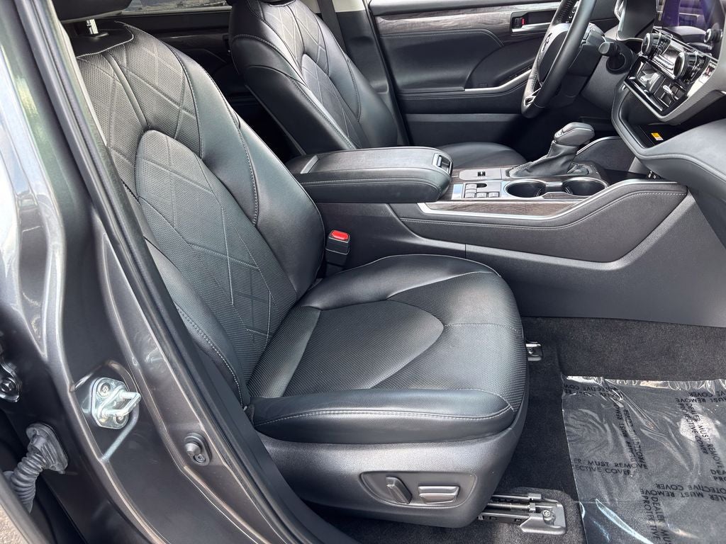 2024 Toyota Highlander Hybrid Platinum