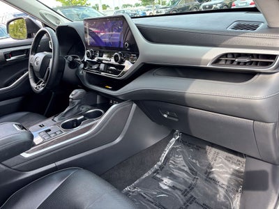 2024 Toyota Highlander Hybrid Platinum