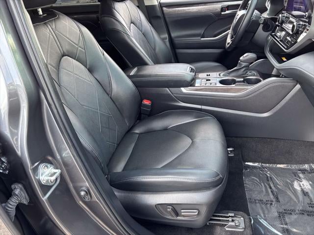 2024 Toyota Highlander Hybrid Platinum