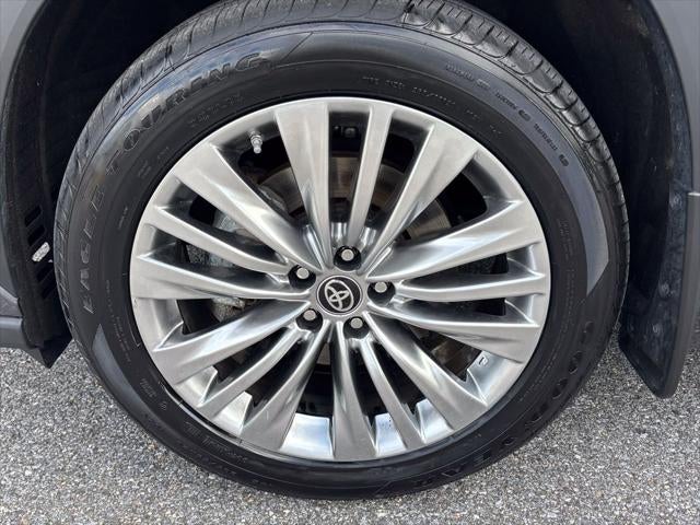 2024 Toyota Highlander Hybrid Platinum