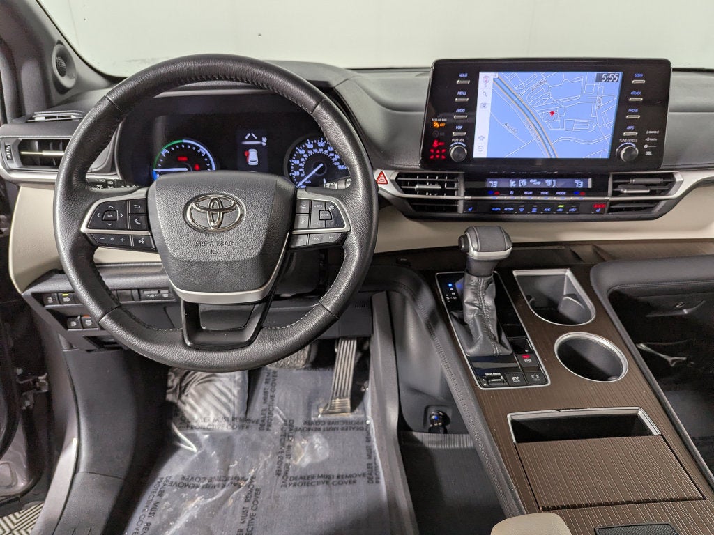 2021 Toyota Sienna XLE 8 Passenger