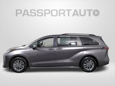 2021 Toyota Sienna XLE 8 Passenger