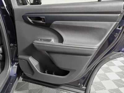 2025 Toyota Highlander LE