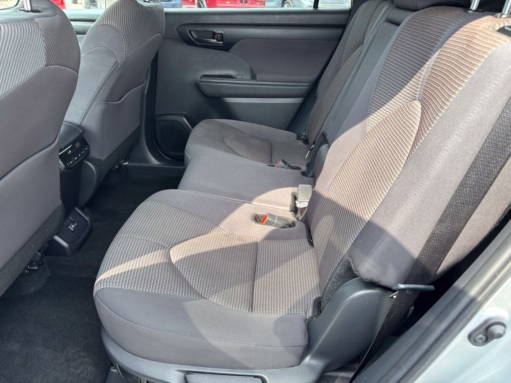 2025 Toyota Highlander LE