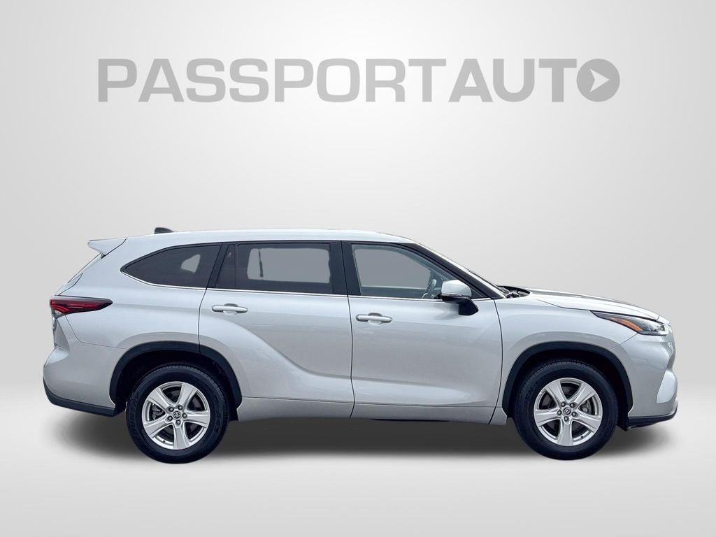 2025 Toyota Highlander LE