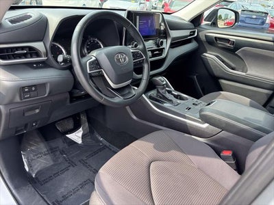 2025 Toyota Highlander LE