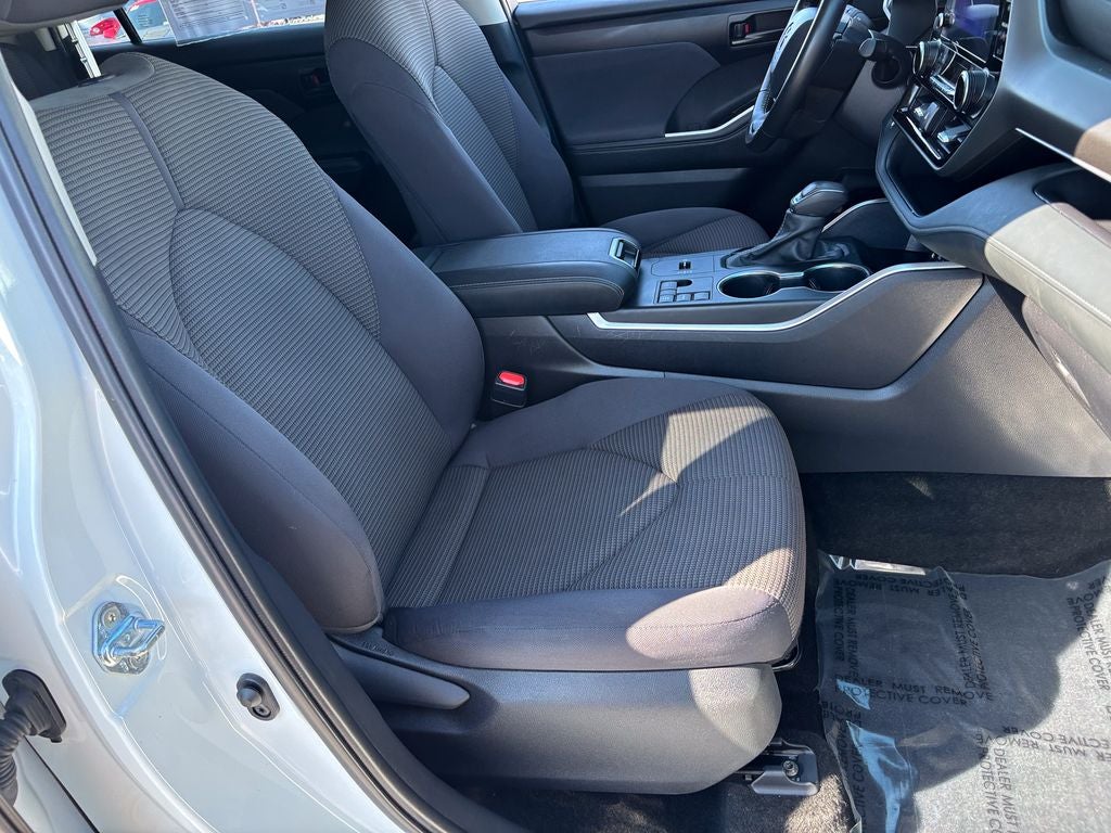 2025 Toyota Highlander LE