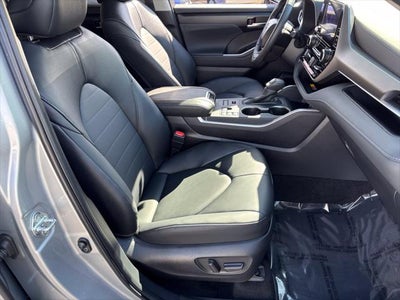 2025 Toyota Highlander XLE