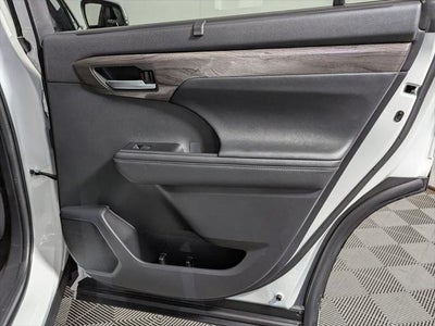 2023 Toyota Highlander Platinum