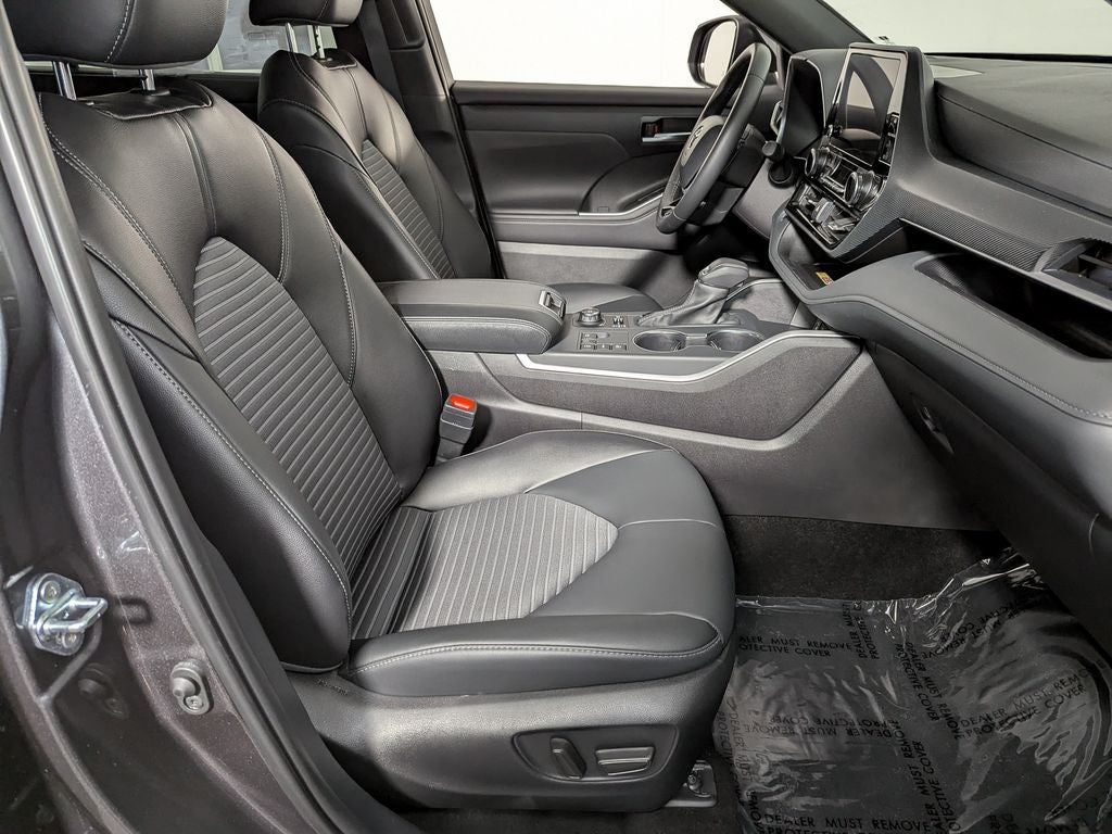 2025 Toyota Highlander XSE