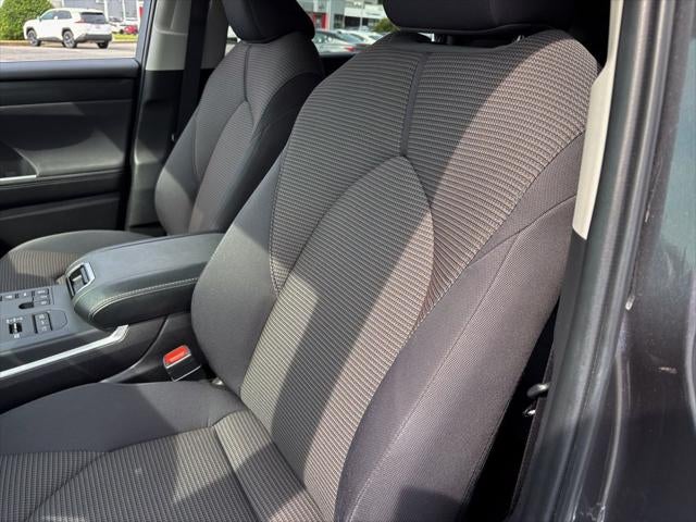 2025 Toyota Highlander LE