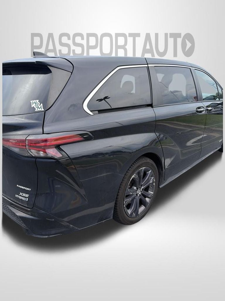 2021 Toyota Sienna XSE 7 Passenger