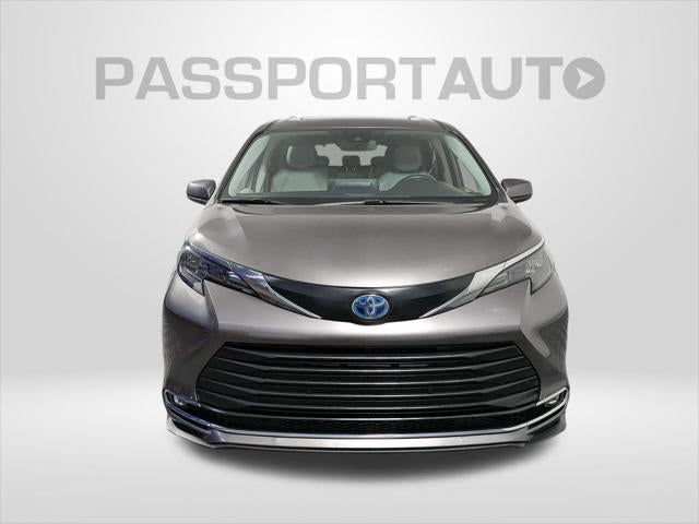 2024 Toyota Sienna XLE 8 Passenger