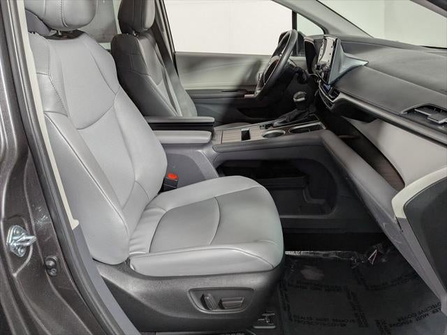 2024 Toyota Sienna XLE 8 Passenger