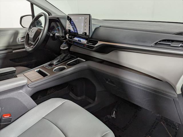 2024 Toyota Sienna XLE 8 Passenger